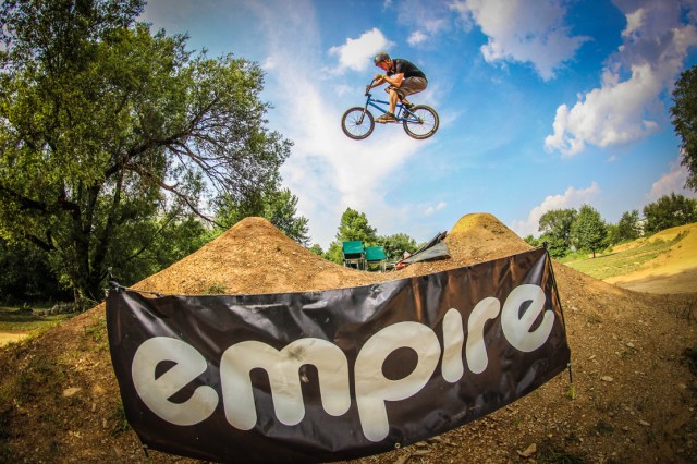 Blue skies and perfect weather after brief rainstorm made for a perfect day of riding at Grindlab. (Photo: Troy Zeigler / Elevated Visuals)
